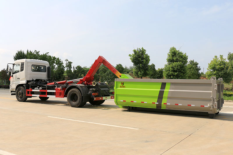 东风天锦勾臂垃圾车（12方）