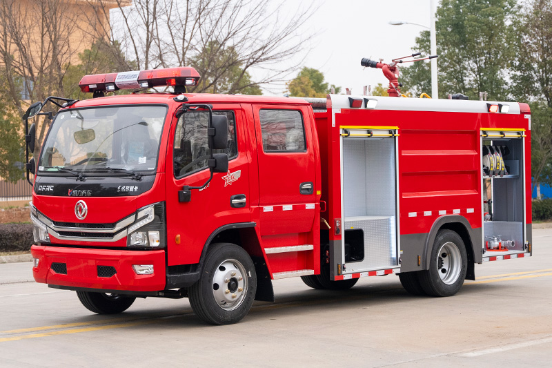 大多利卡双排水罐消防车5方