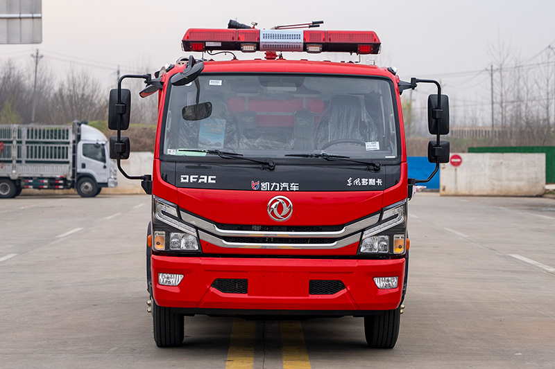大多利卡双排水罐消防车5方