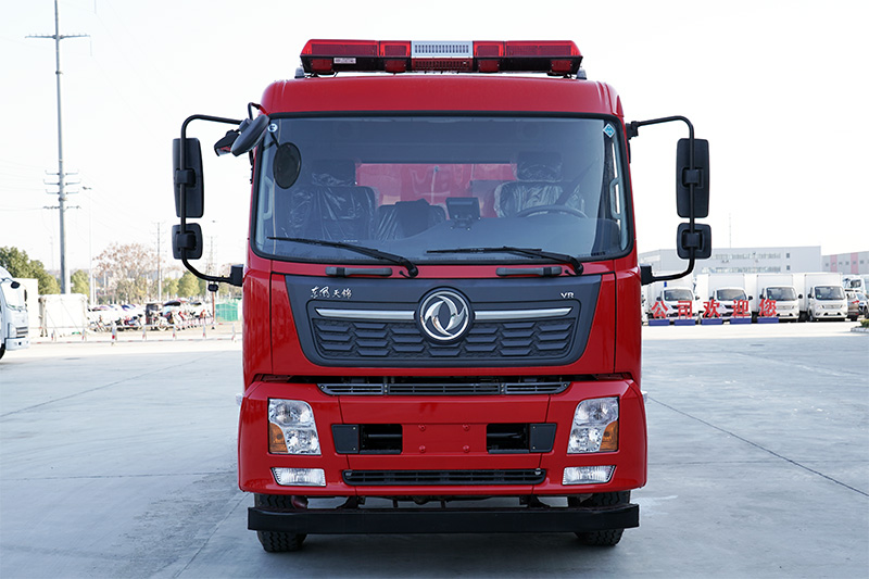 天锦消防洒水车