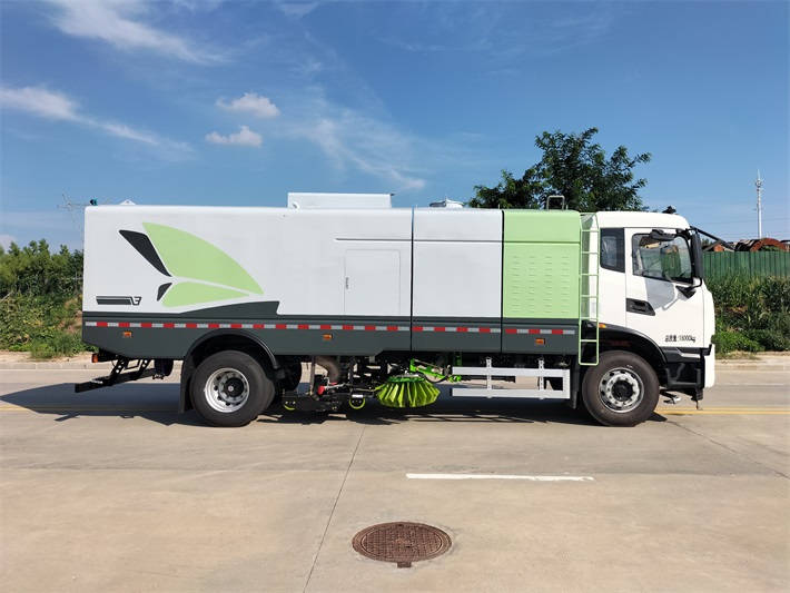 东风天锦18吨纯电动洗扫车