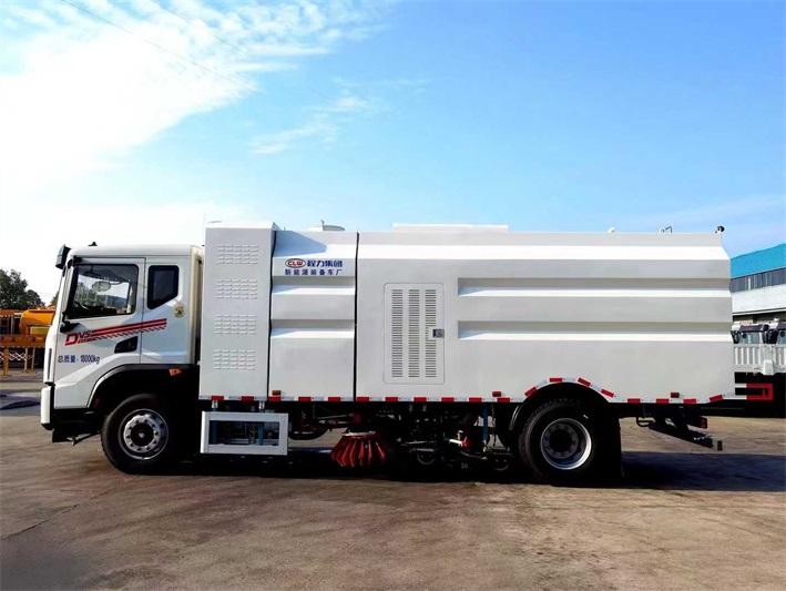 东风华神18吨纯电动洗扫车