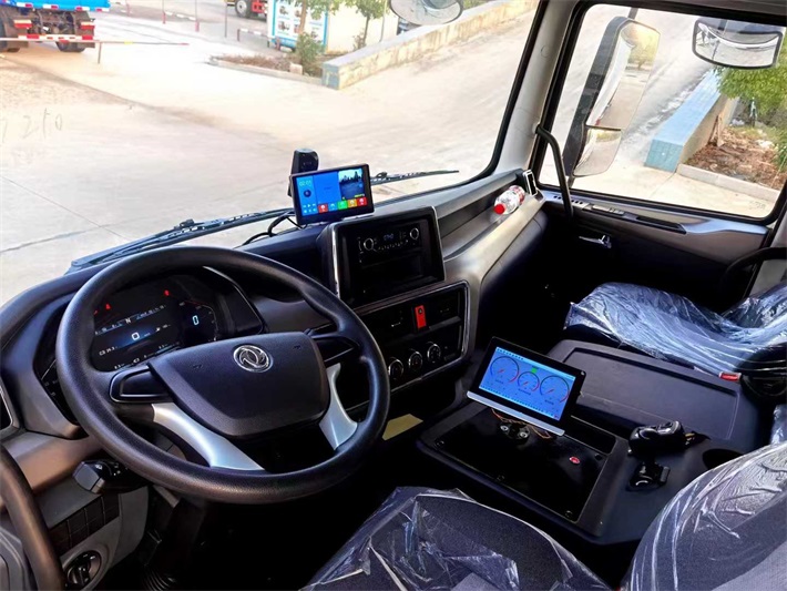 东风华神18吨纯电动洗扫车