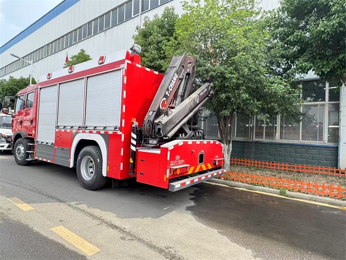 CLW5140TXFJY80/HW重汽抢险救援消防车