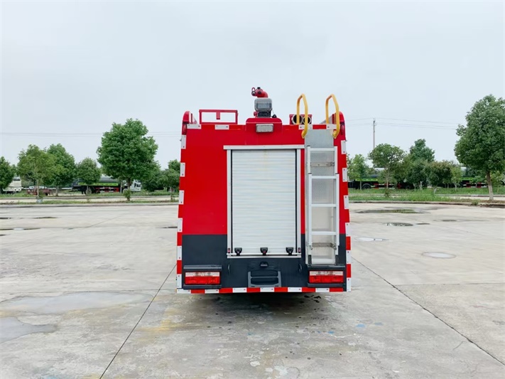东风小多利卡2.5吨泡沫消防车