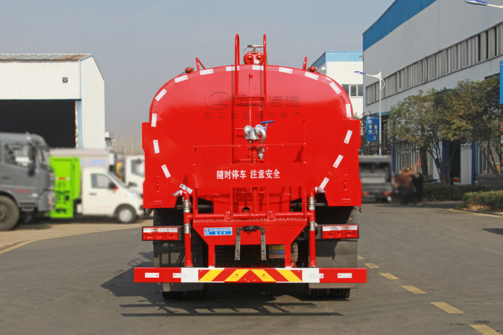 东风D9多利卡10吨消防洒水车