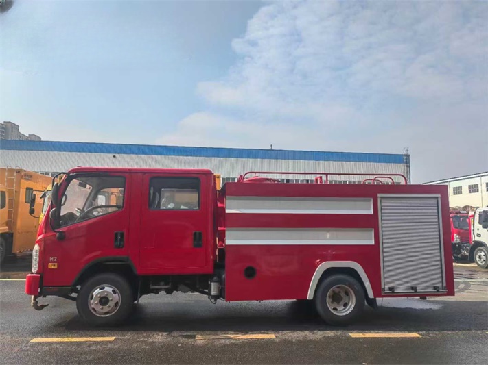 福田小卡2.5方消防洒水车