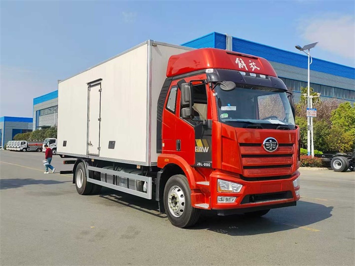 解放6.8米冷藏车