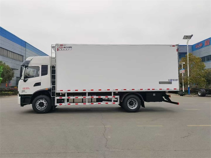 天锦6.8米冷藏车