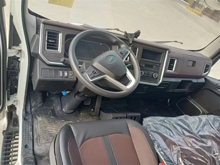 江淮纯电动4.2米冷藏车