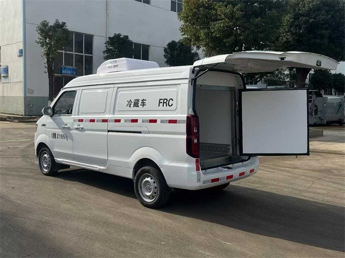 金杯小海狮面包冷藏车