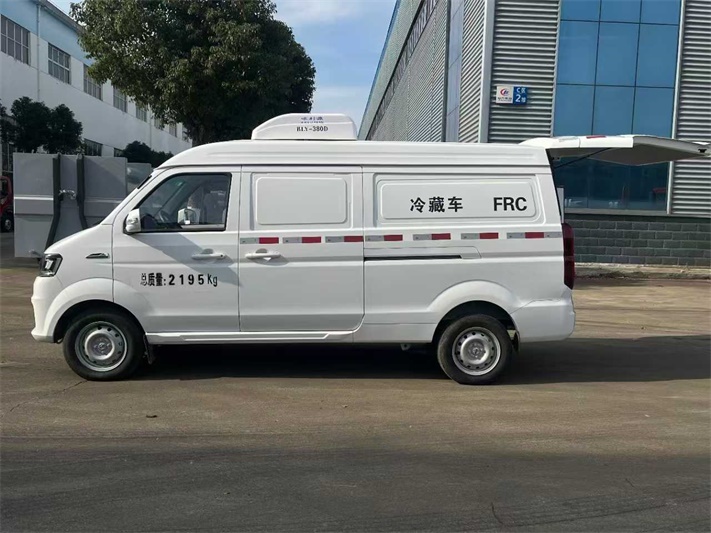 金杯小海狮面包冷藏车