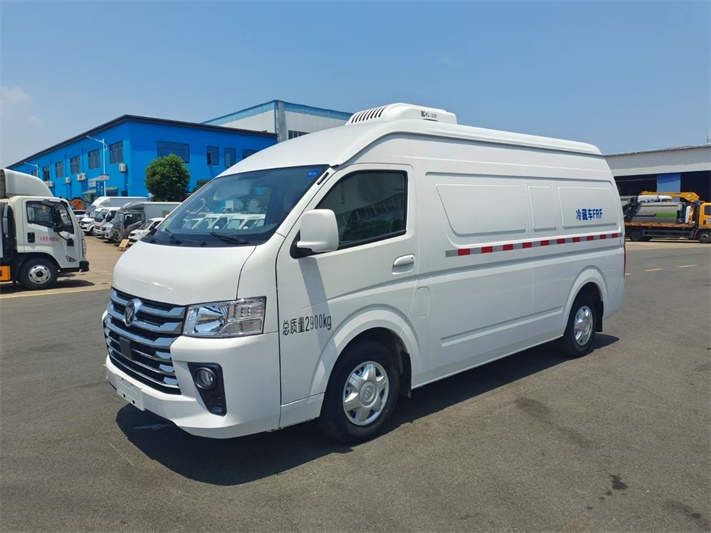 福田G9面包冷藏车