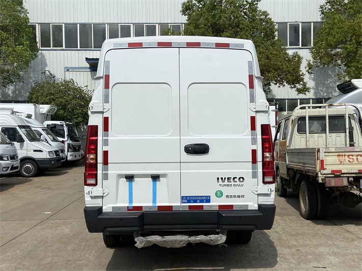 依维柯面包冷藏车