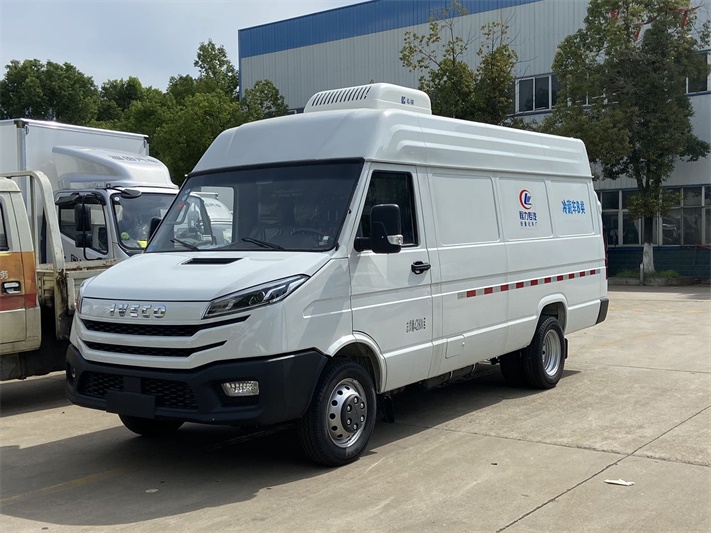 依维柯面包冷藏车