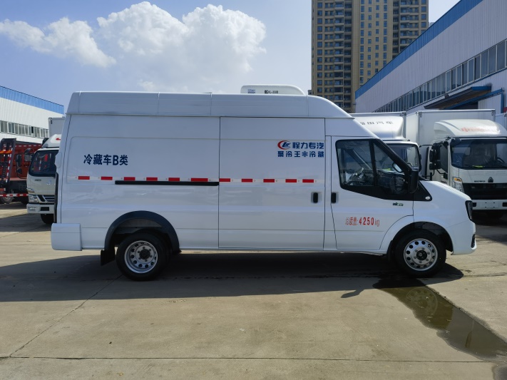 江铃福顺面包冷藏车