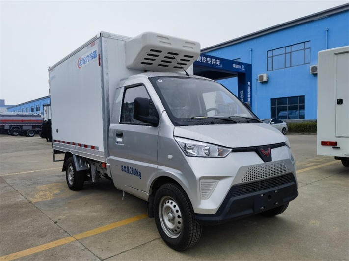 五菱冰宝纯电动2.8米小型冷藏车