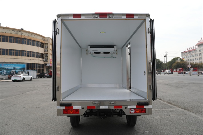 长安跨越T3EV小型电动冷藏车