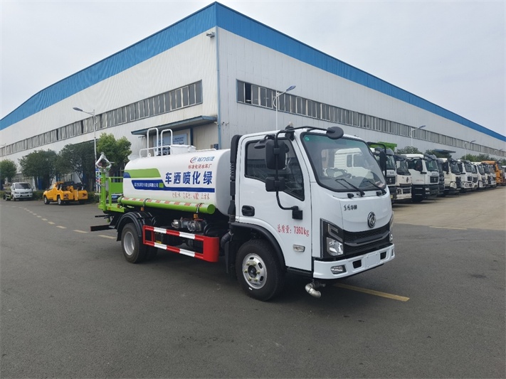 东风华神5吨洒水车