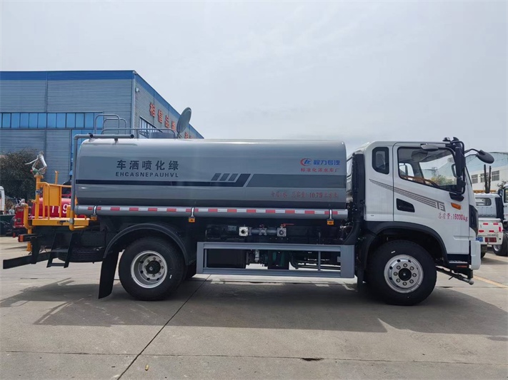 东风华神12吨洒水车