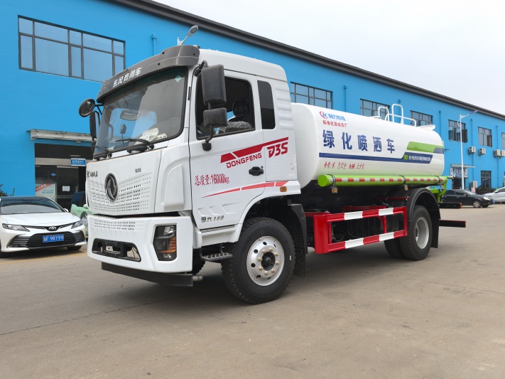 东风专底12吨洒水车