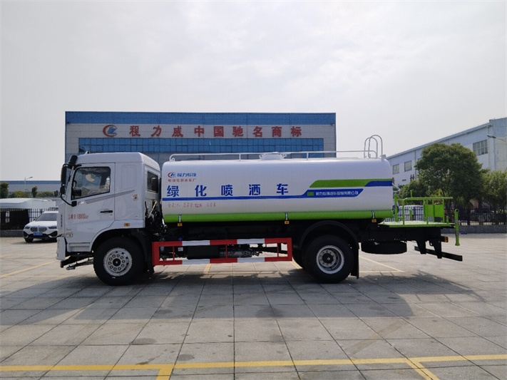 东风华神16吨洒水车