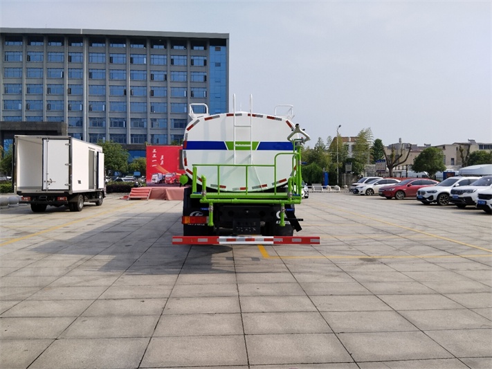 东风华神后双桥洒水车