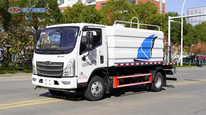 福田领航7方蓝牌洒水抑尘车