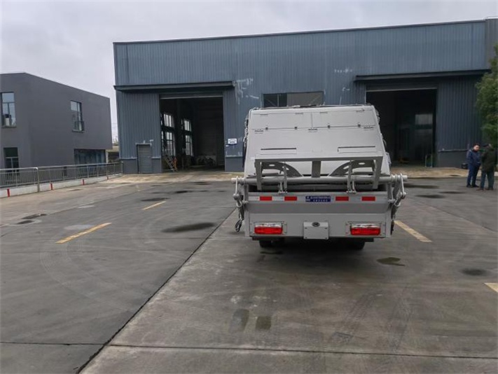 东风途逸蓝牌压缩式垃圾车