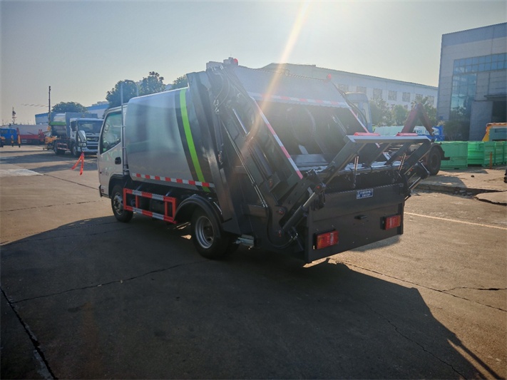 凯马蓝牌6方压缩垃圾车