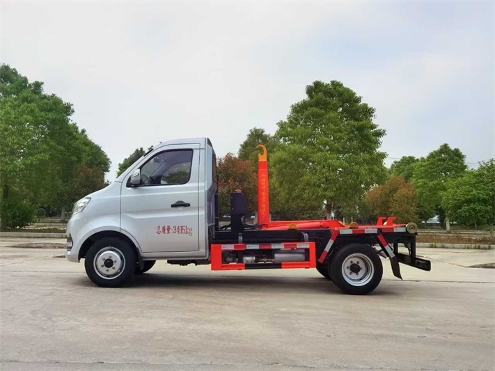 3方长安勾臂垃圾车