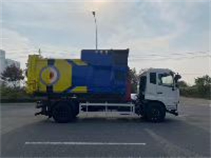 东风天锦勾臂垃圾车（12方）