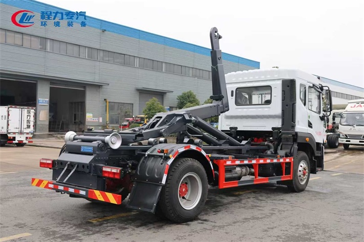 东风D9勾臂垃圾车（10方  12方）