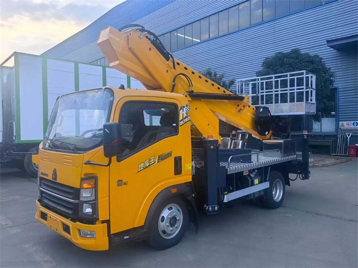 重汽豪沃31米蓝牌高空作业车
