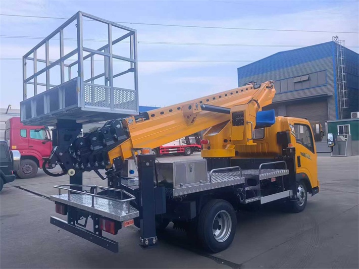 重汽豪沃31米蓝牌高空作业车