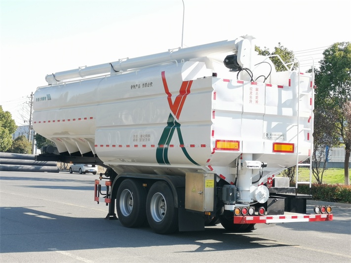 两轴半挂散装饲料运输车