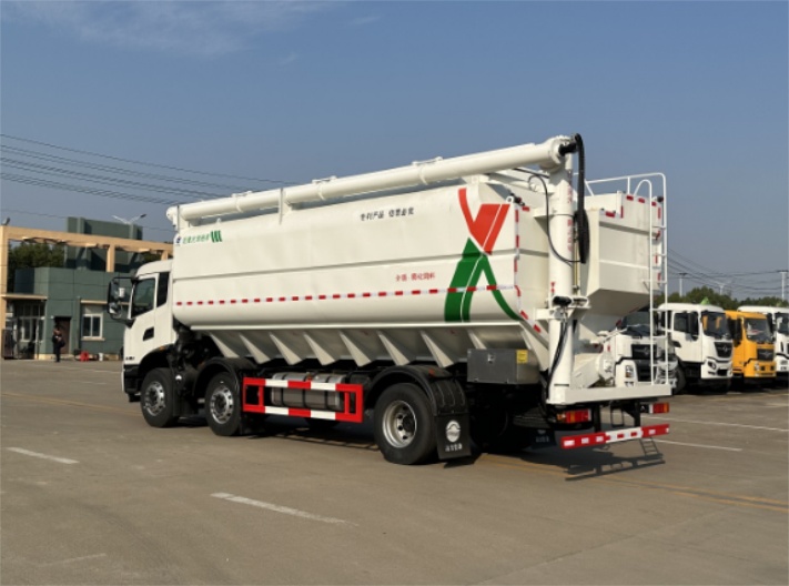 天锦小三轴散装饲料车