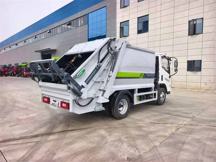 福田领航6方蓝牌压缩垃圾车