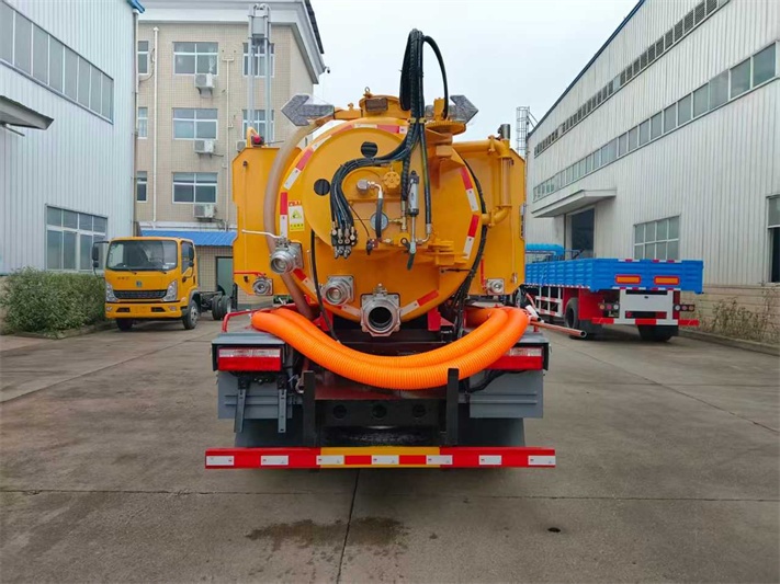 东风蓝牌清洗吸污车