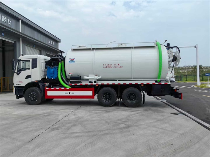 天锦后八轮清洗吸污车