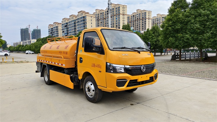 东风途逸蓝牌清洗吸污车